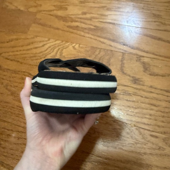 Lauren Ralph Lauren Rosalind Black Stripe Thong Sandals Size 6B - Picture 9 of 11